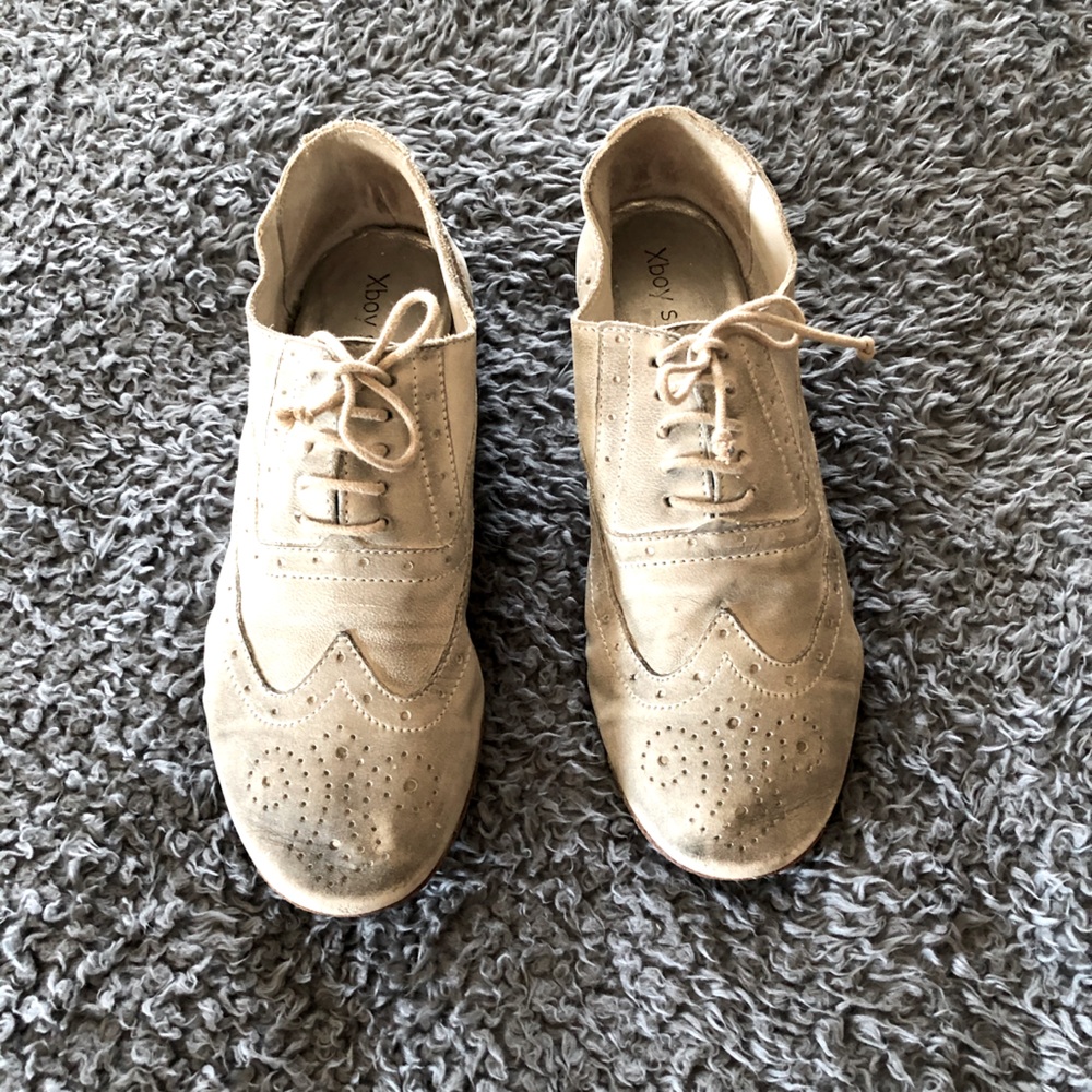 Flat shoes